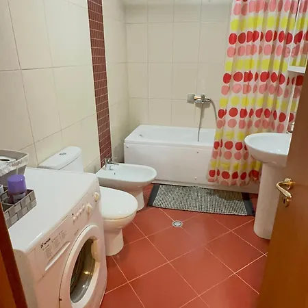 アパート Urban Heaven ティラナ